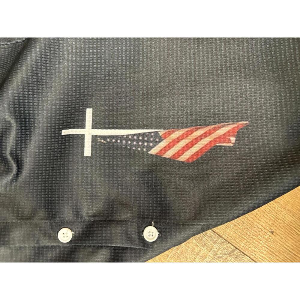 Men's Black Short Sleeve Casual Button-Up Shirt with Cross and Flag Print Small - Picture 3 of 6
